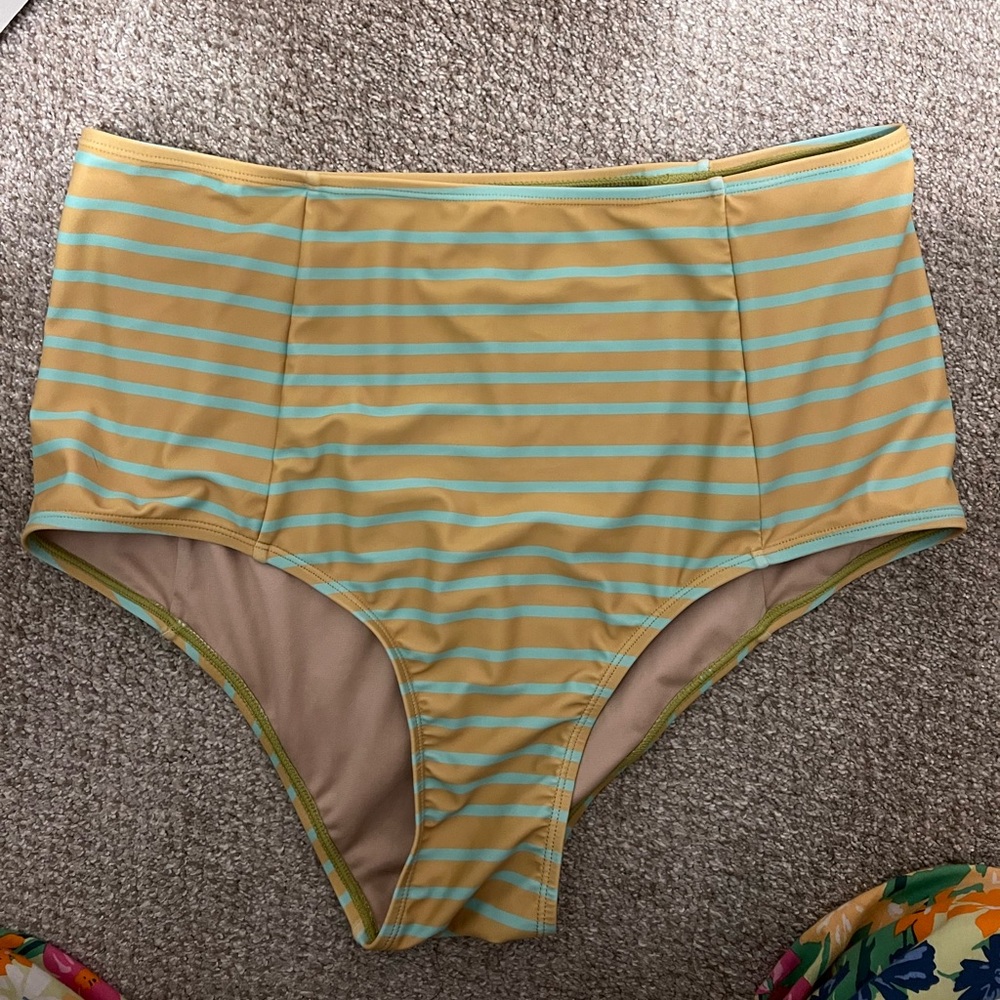 Kortni Jeane Regular High Waist Bottoms